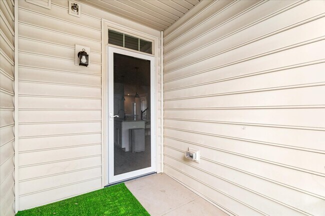 Building Photo - 6026 Forum Sq