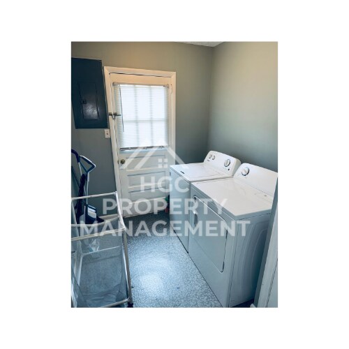 Building Photo - 507 Greenway Dr