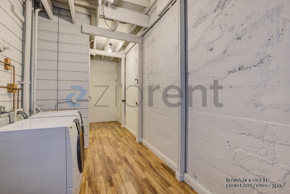 Building Photo - 307 Austin St