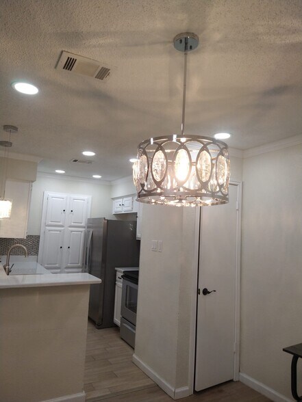 Building Photo - 1109 Calico Ln