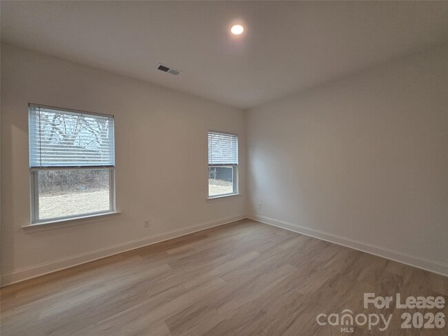 Building Photo - 420 S Shaver St