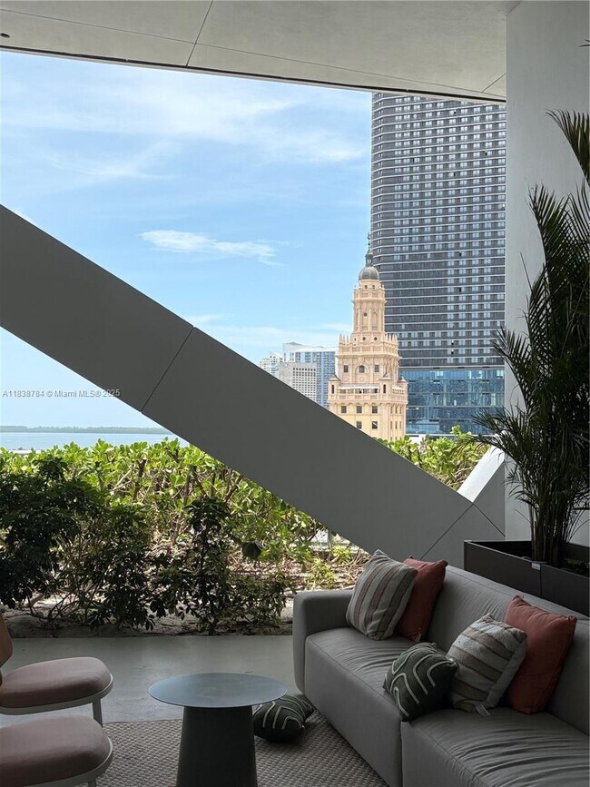 Building Photo - 888 Biscayne Blvd