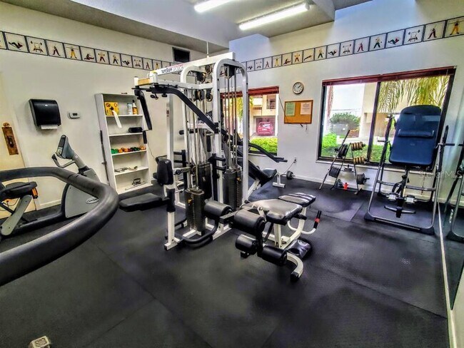 Building Photo - 106 1st St E