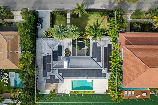 Building Photo - 1250 NE 87th St