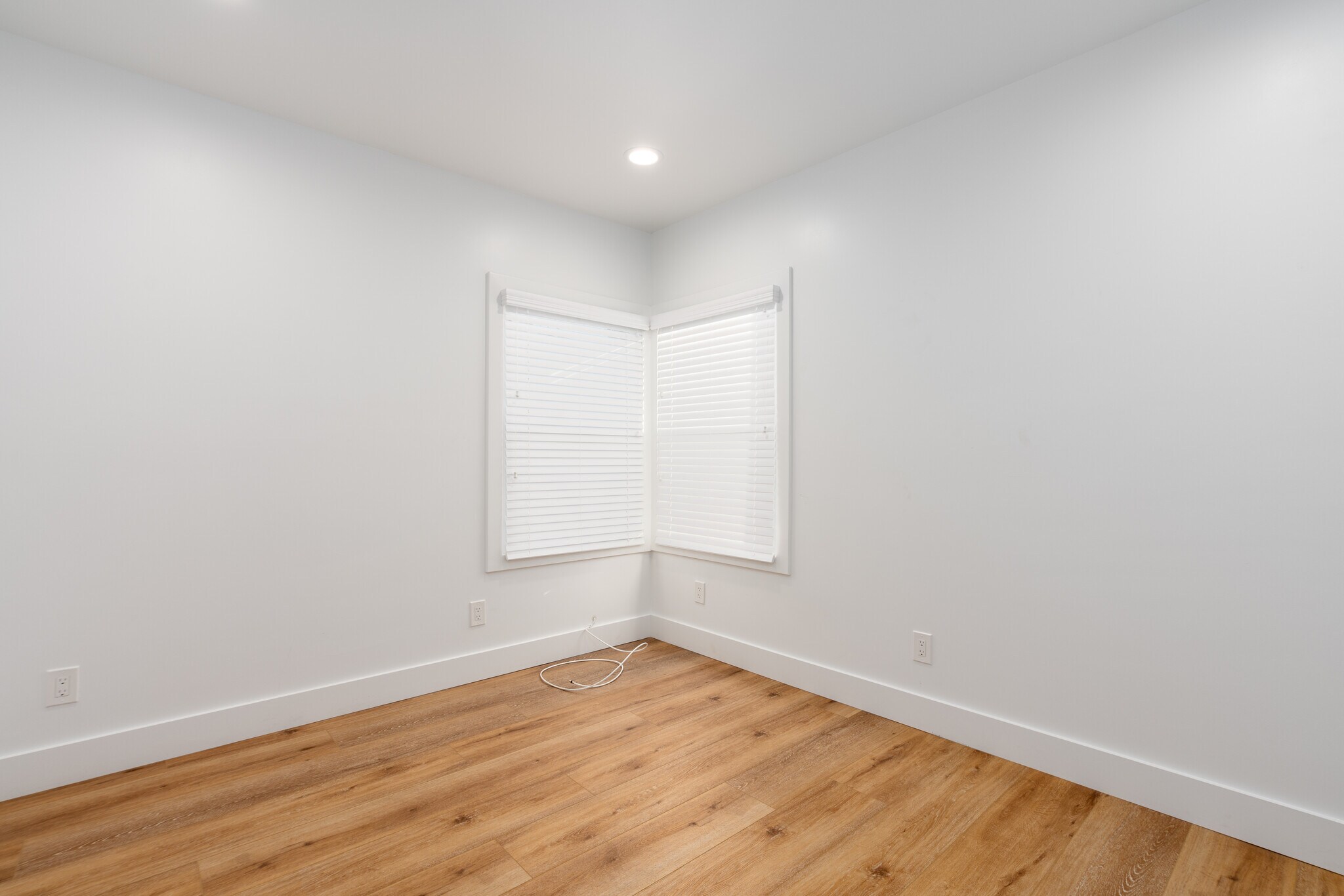 Building Photo - 2934 Somerset Dr