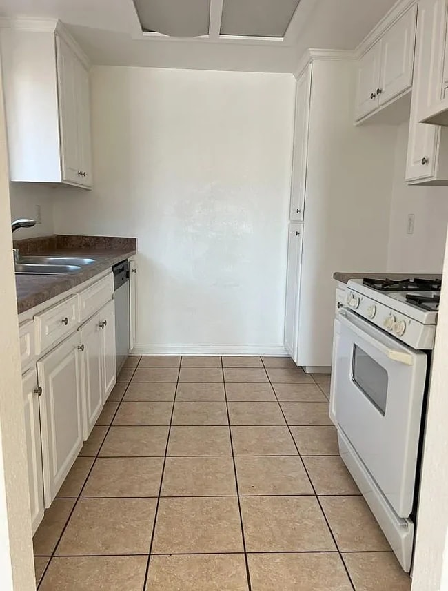 Building Photo - 461 Westminster Pl