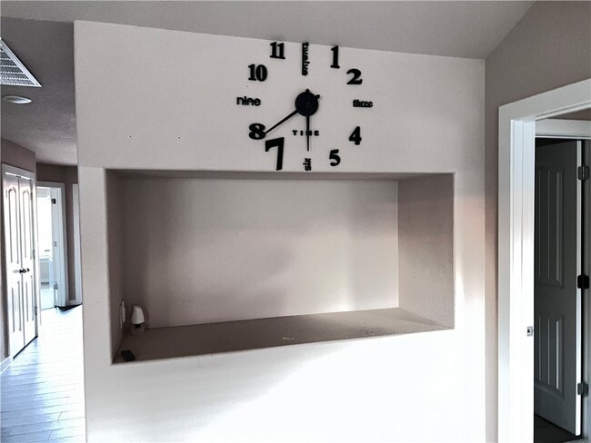 Building Photo - 431 Red Robin St