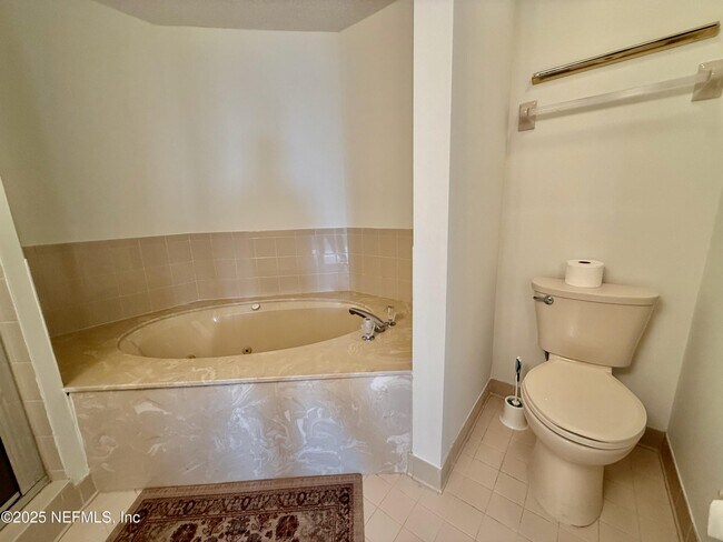 Building Photo - 2099 Winterbourne N