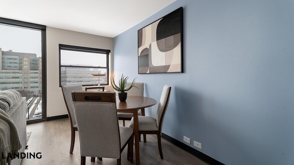 Building Photo - 1922 W Ogden Ave