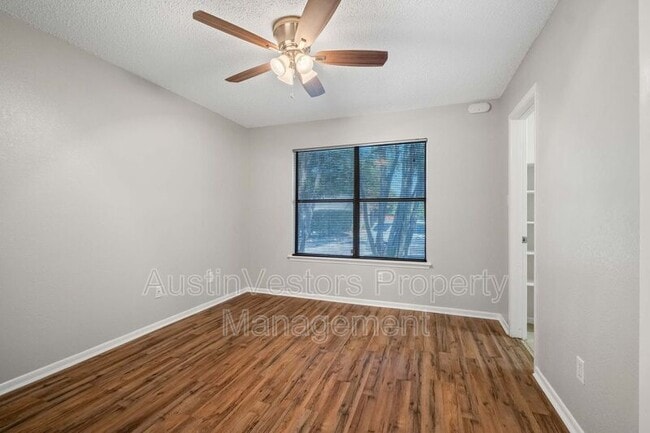 Building Photo - 3815 Menchaca Rd