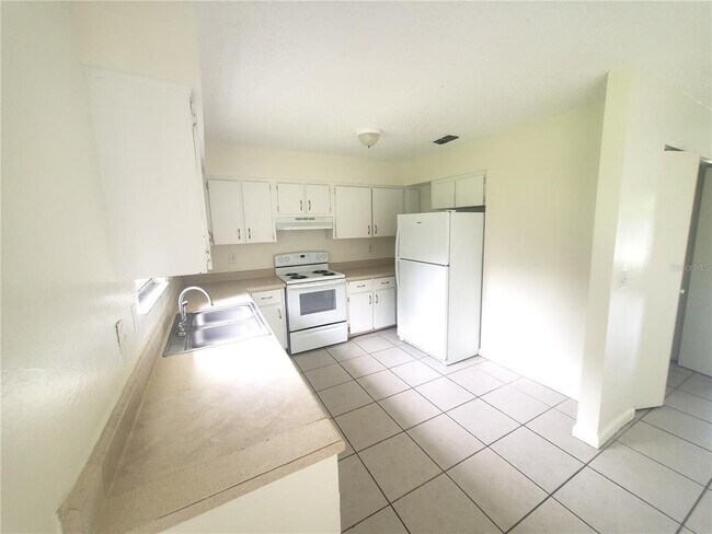 Building Photo - 9304 Bahia Rd