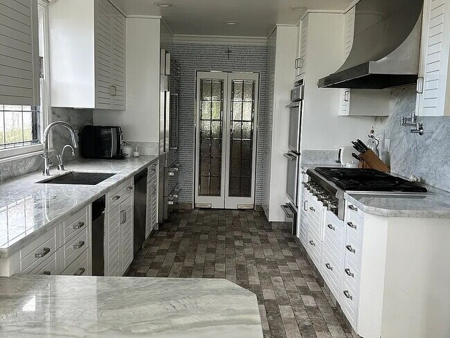 Building Photo - NO MIN CREDIT SCORE REQUIRED, BK OKAY, PAS...
