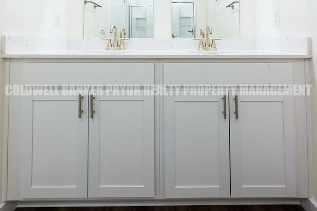 Building Photo - 7492 Bendire Lp