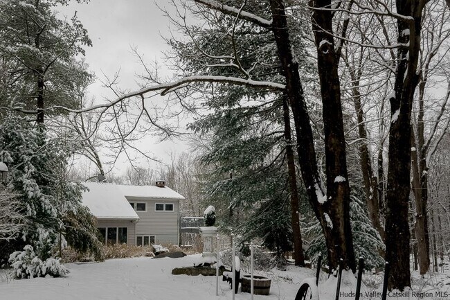 Building Photo - 47 Camp Ridge Rd