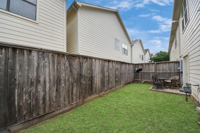 Building Photo - 3718 Main Poplar Dr