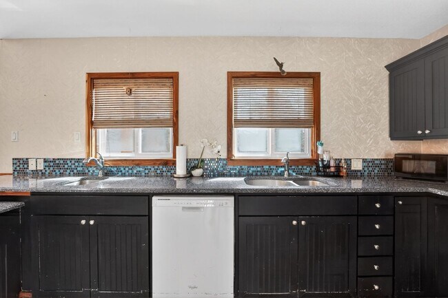 Building Photo - 1059 State Hwy 95