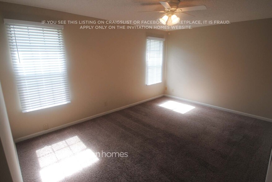 Building Photo - 3616 Jamestown Ln