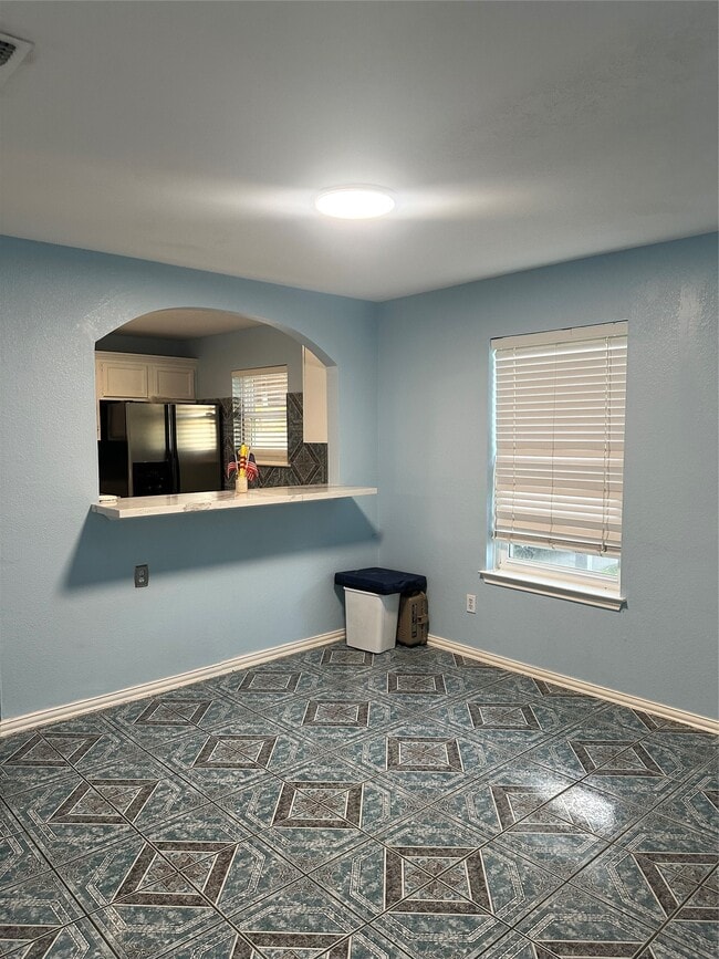 Building Photo - 8340 Folkstone Ln