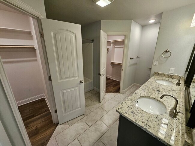 Building Photo - Charming 3 beds 2 baths in Sherman!