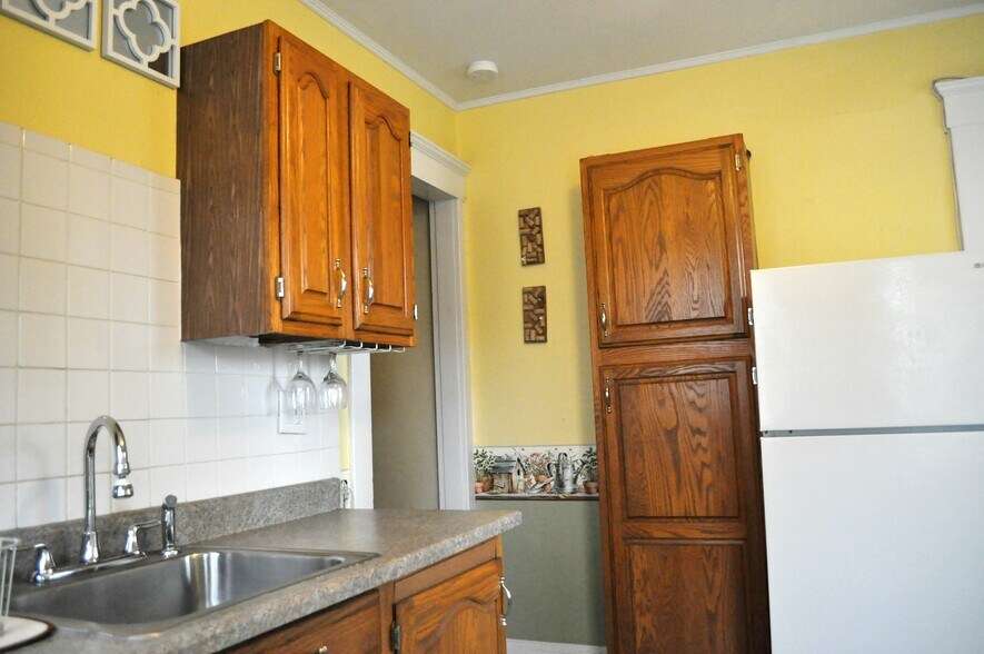 Building Photo - 592 Central Avenue