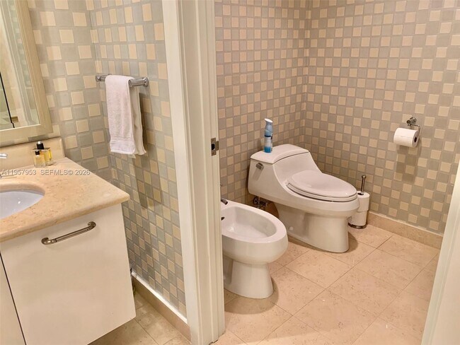 Building Photo - 3101 S Ocean Dr