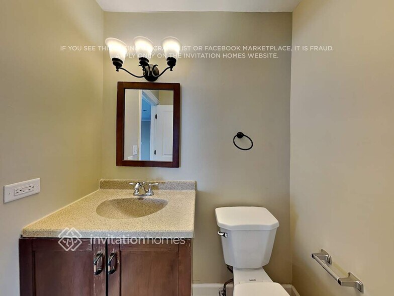 Building Photo - 336 W Brookfield St