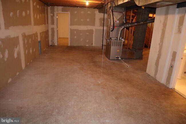 Building Photo - 16 Grantchester Pl