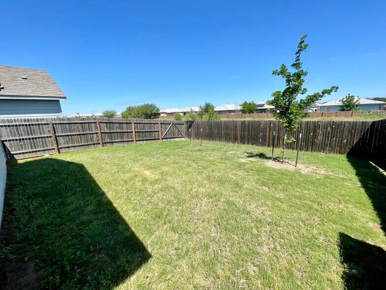 Building Photo - 4219 Volcano Way