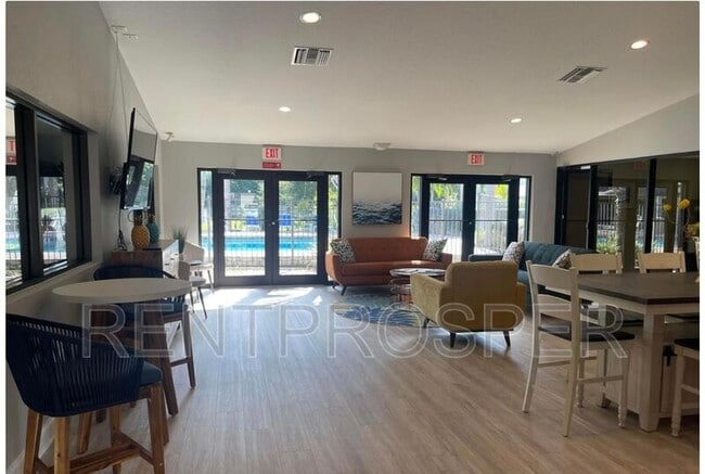 Building Photo - 1051 June Dr