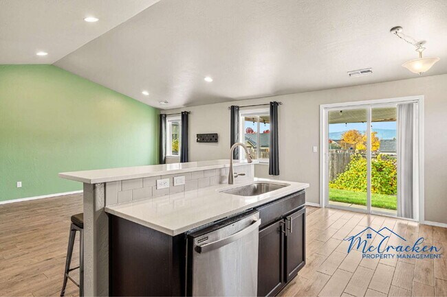 Building Photo - 3451 Durst St