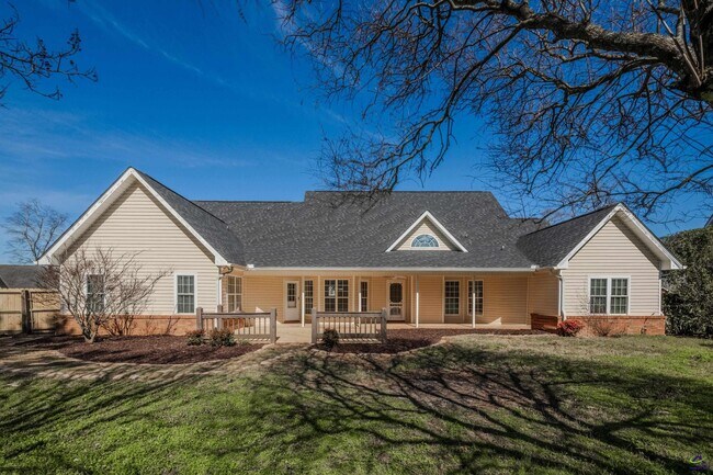 Building Photo - 611 Bay Laurel Cir