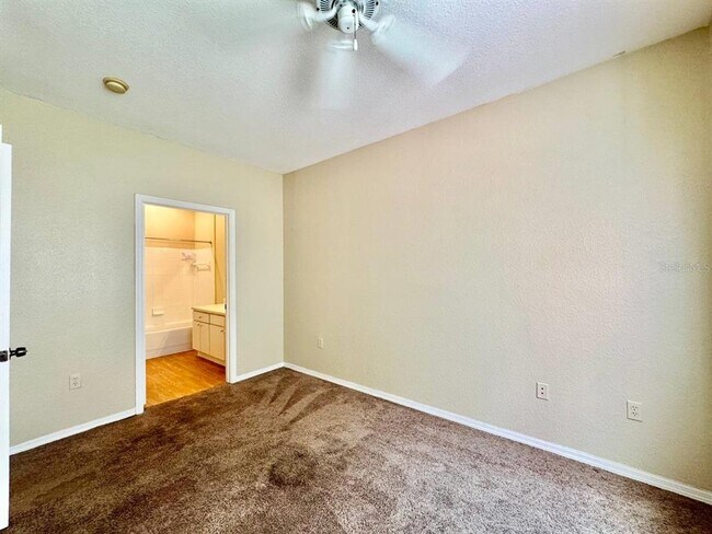 Building Photo - 10440 White Lake Ct