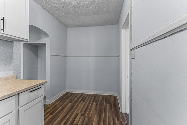 Building Photo - 14814 Sussex St