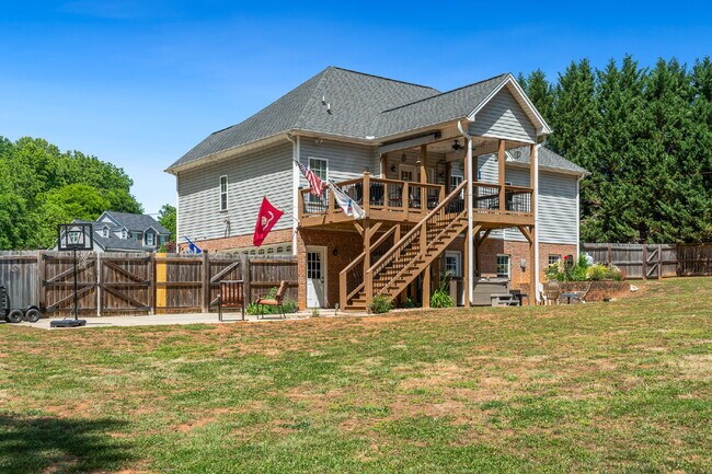 Building Photo - Furnished Pet Friendly Rental in Davie County with Flexible Lease Length!