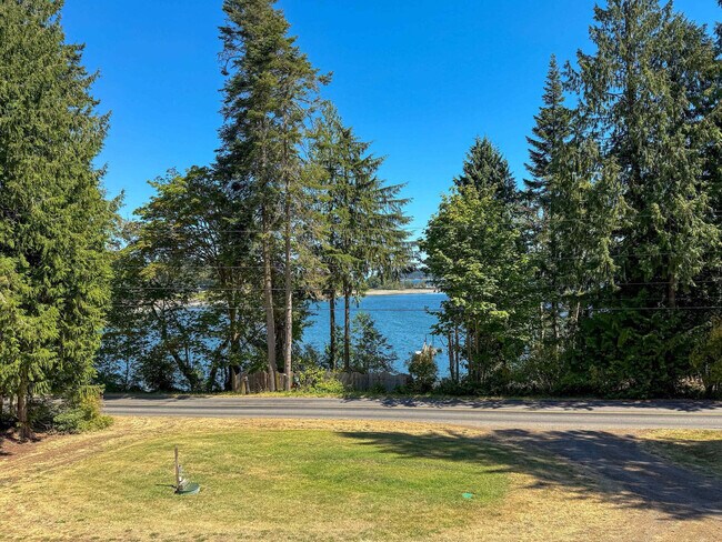 Building Photo - 3080 W Sequim Bay Rd