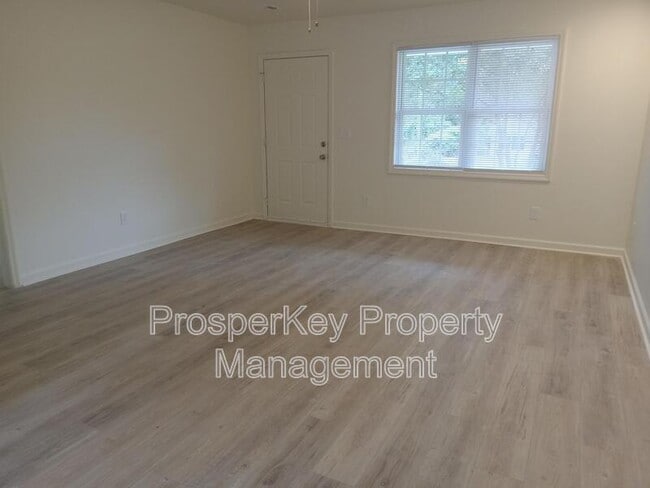 Building Photo - 9 Hidden Valley Ct