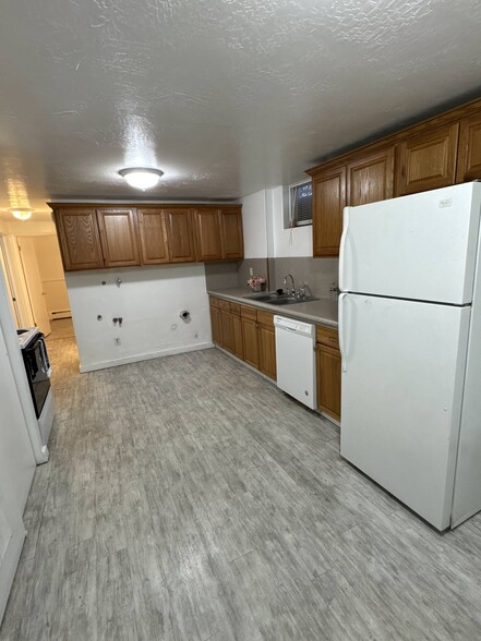 Kitchen - 1466 S 280 E