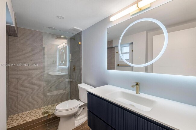 Building Photo - 1365 Bay Terrace