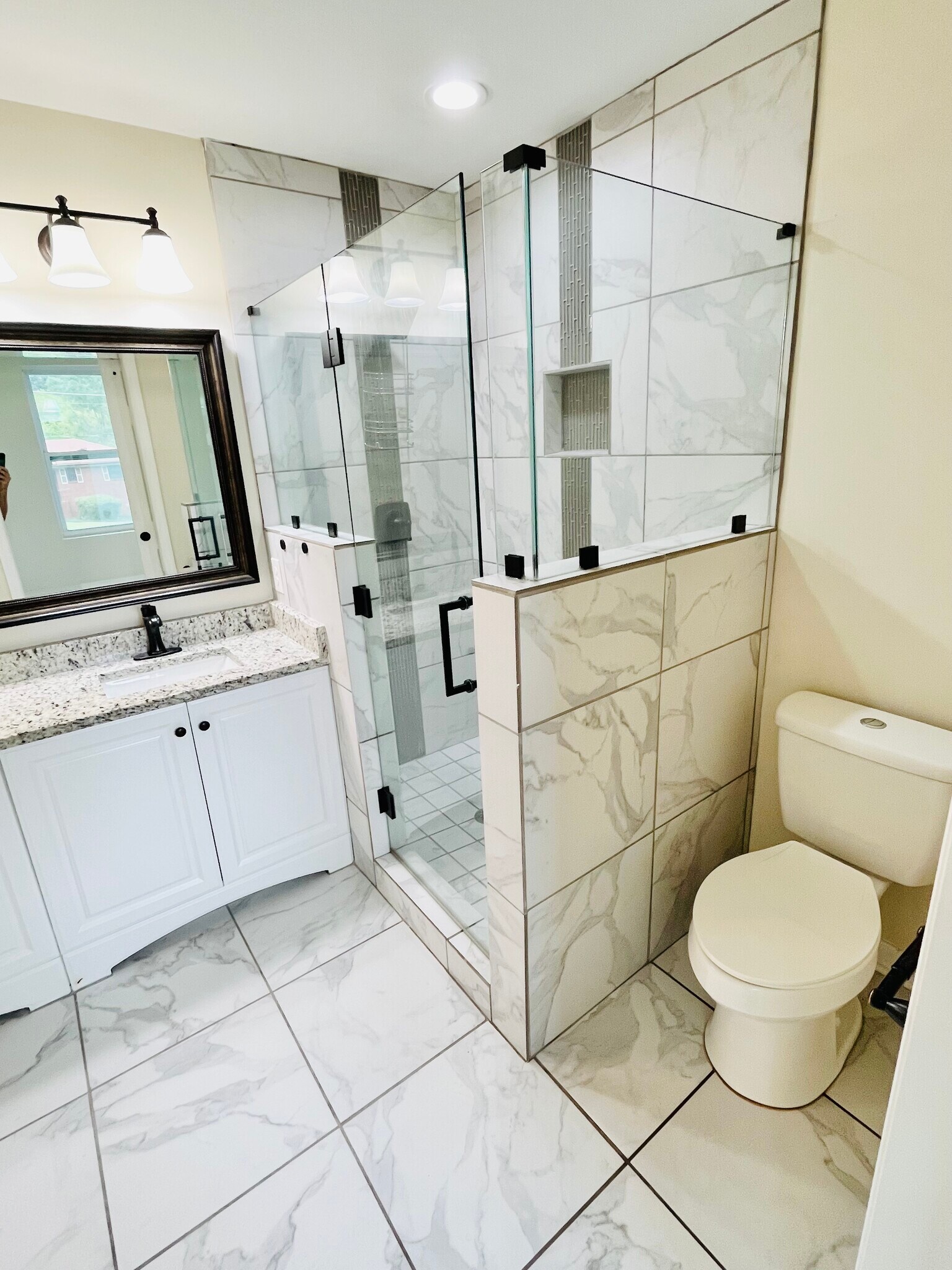 Building Photo - 2270 Miriam Ln