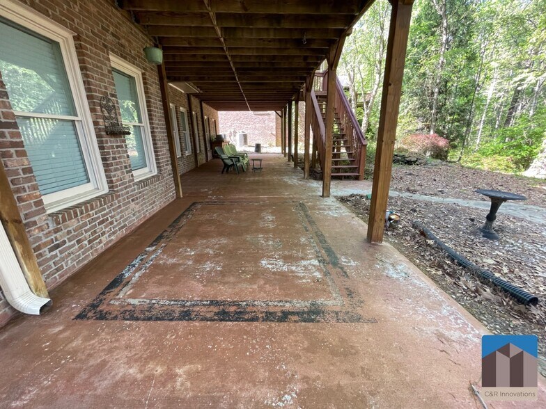 Building Photo - 1377 Greencrest Ct