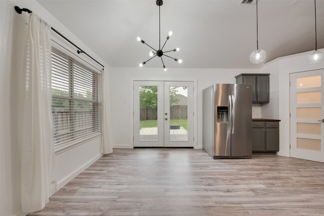 Building Photo - 9216 Newport Ln