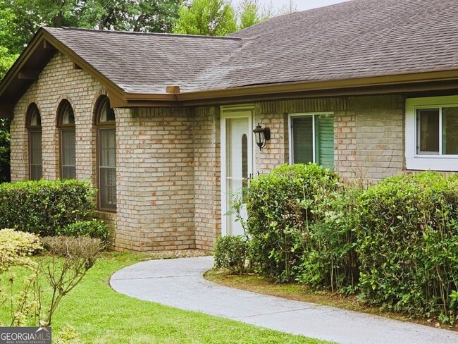Building Photo - 2821 Meadowlark Trail NW