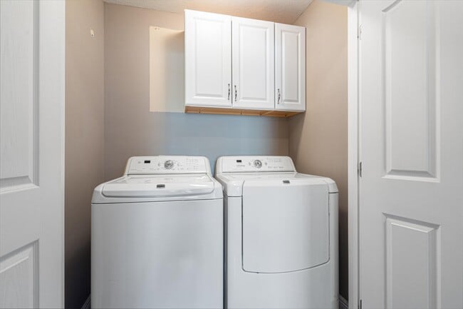 Building Photo - 8890 White Ibis Way