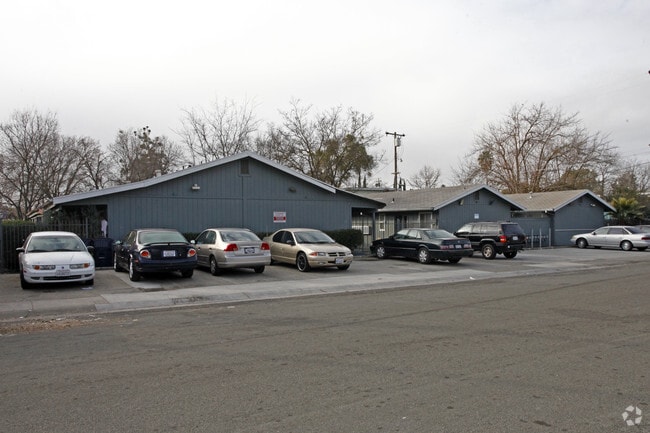 Primary Photo - 742-752 Bowles St