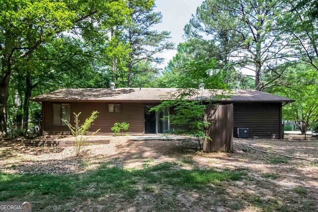 Building Photo - 170 Peachtree Dr