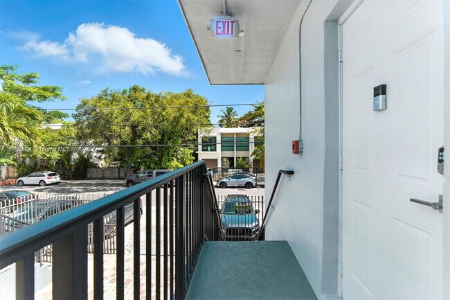 Building Photo - 3615 Thomas Ave