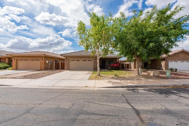 Building Photo - 4540 S Jojoba Ave