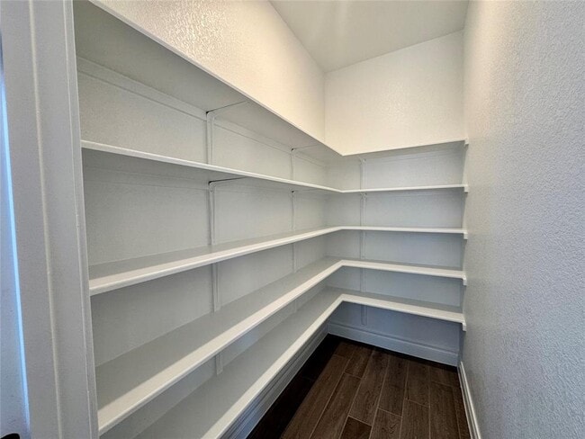 Building Photo - 1301 White Daisy Ln