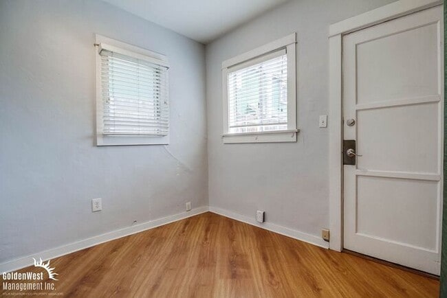 Building Photo - Beautiful Single-story 3Bdm 1Ba Home in North Park!