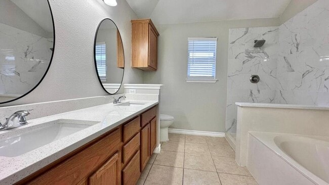 Building Photo - 610 Sparkling Brook Ln